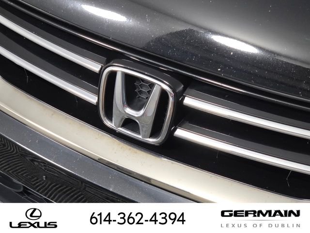 Used 2013 Black Honda Touring image 13