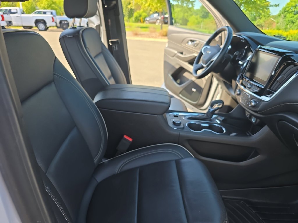 Used 2023 Beige Chevrolet Premier image 13