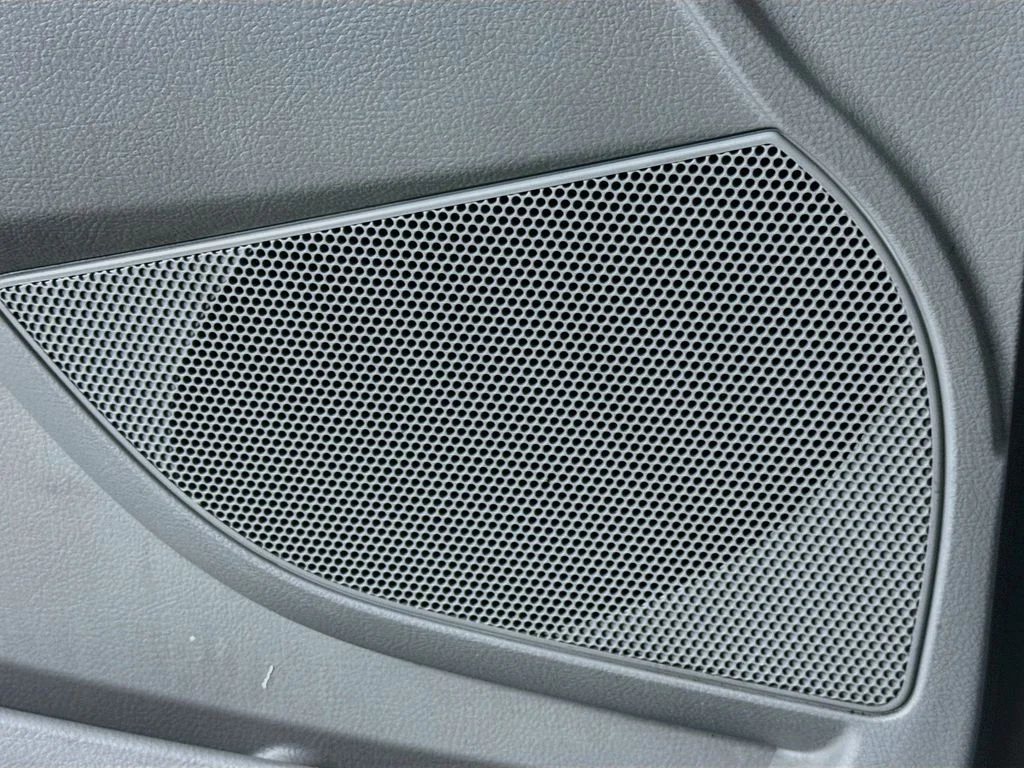 Used 2007 Silver Toyota XLE image 21