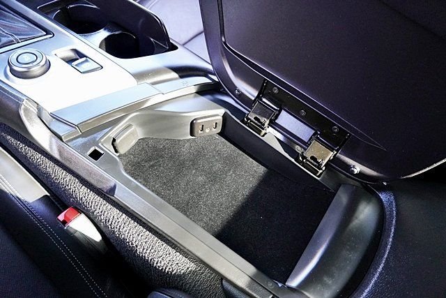 Used 2019 Black Chevrolet Grand Sport image 31