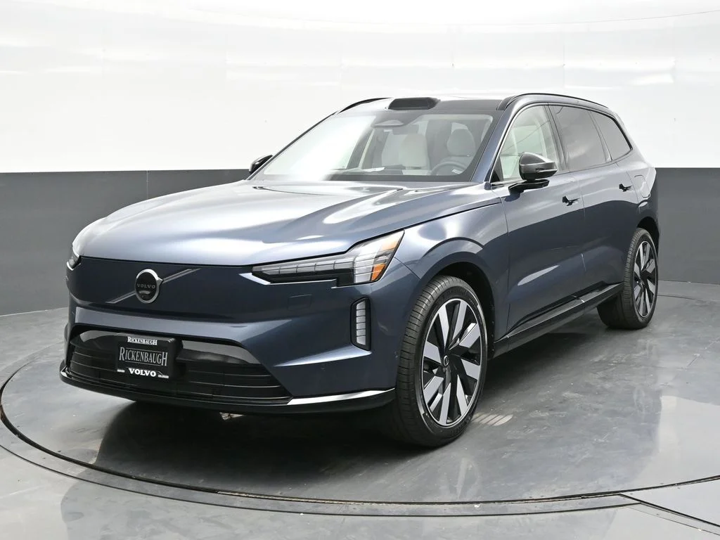 New 2025 Denim Blue Volvo Ultra image 2