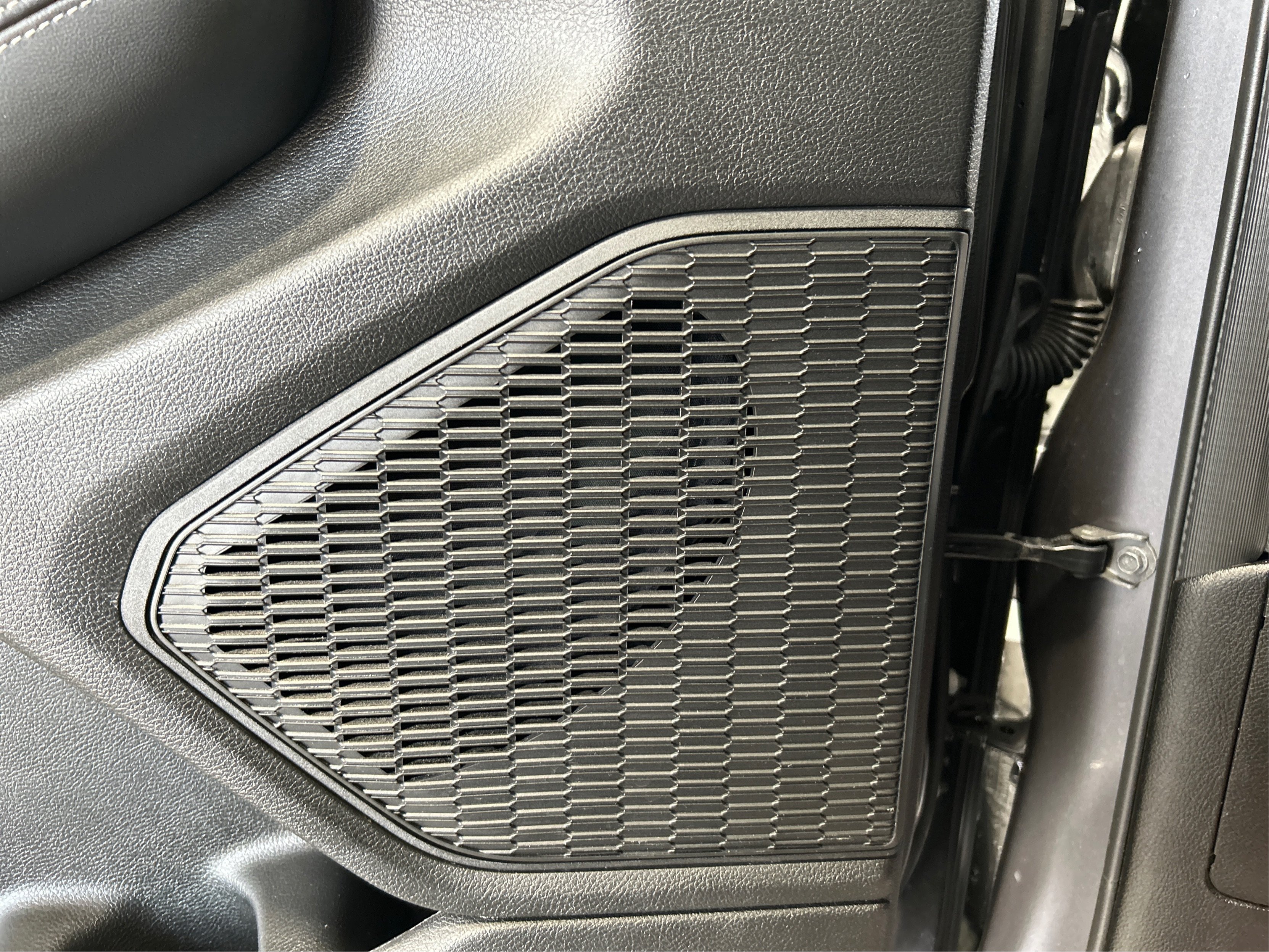 Used 2024 Gray Jeep Altitude image 28