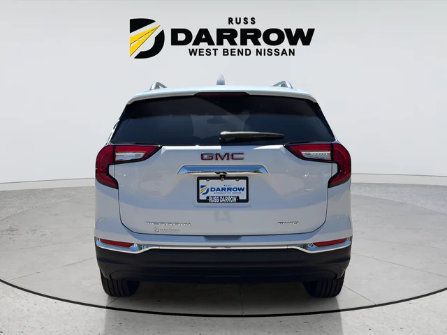 Used 2024 White GMC SLT image 4