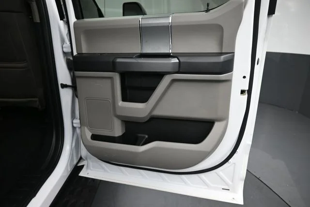 Certified Used 2021 Oxford White Ford XLT image 27