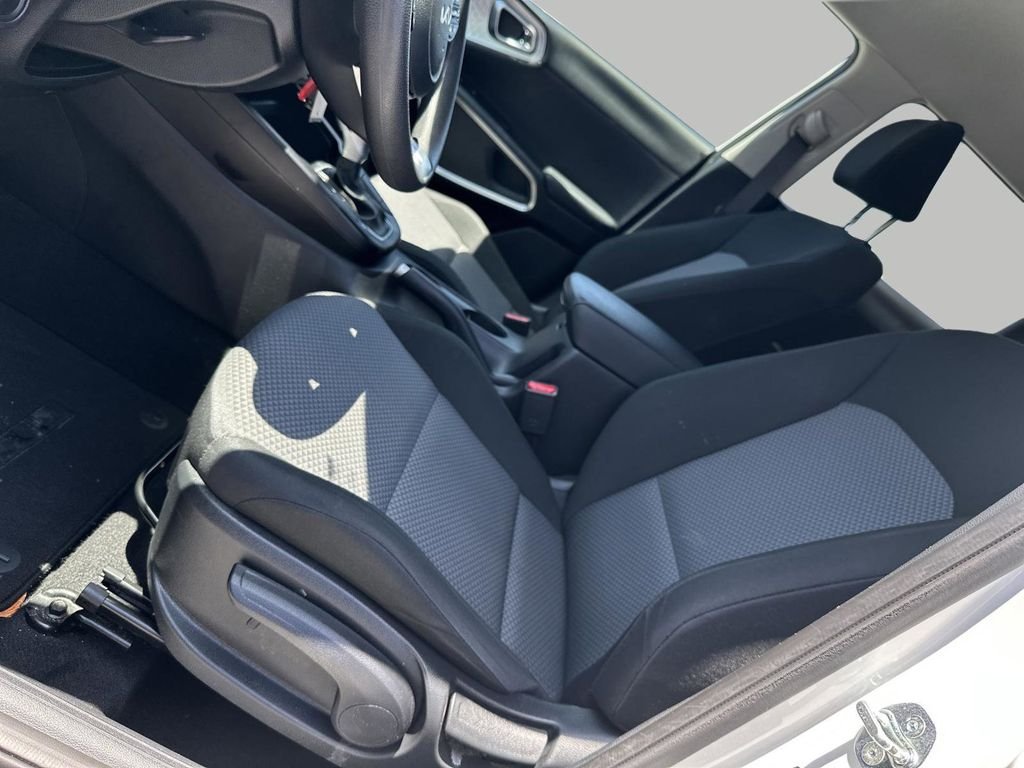 Used 2023 White Kia LX image 9