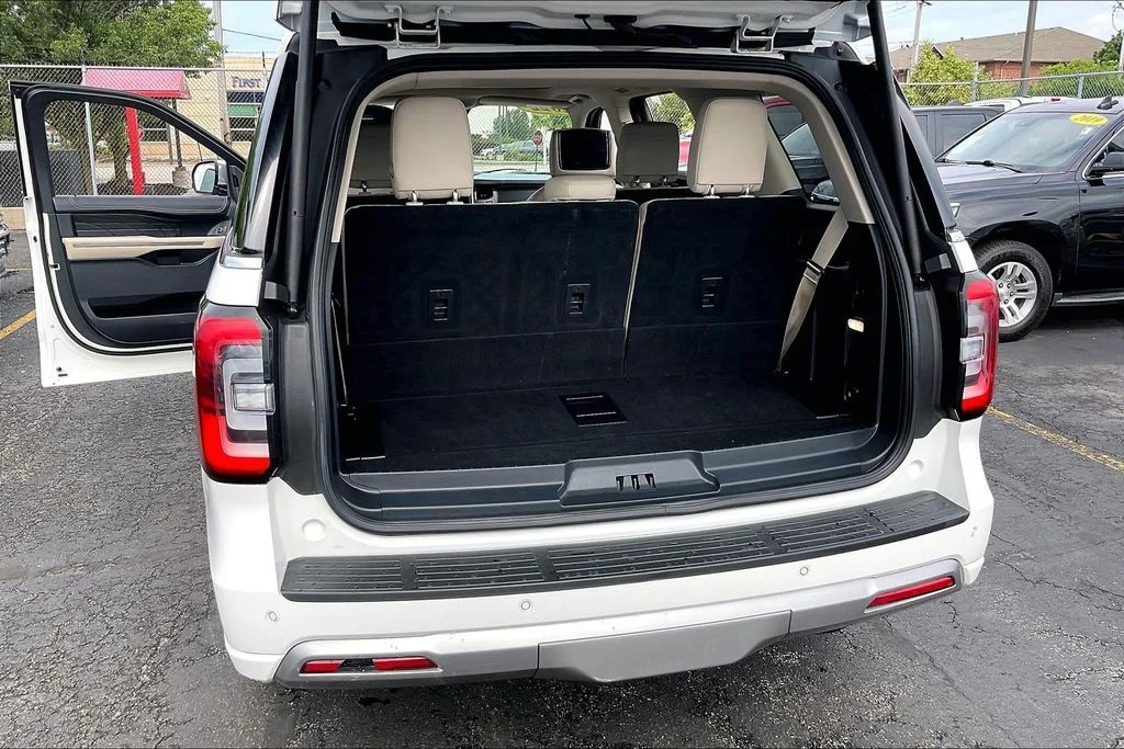 Used 2022 White Ford Platinum image 28
