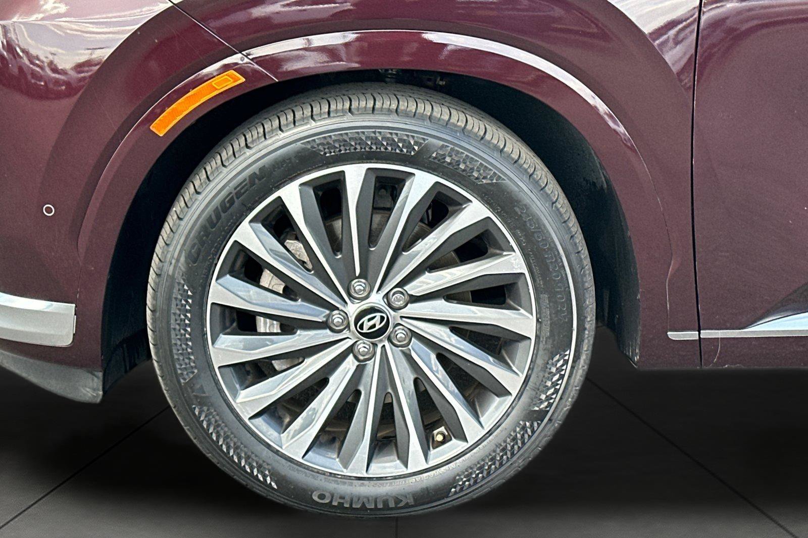 Used 2024 Red Hyundai Calligraphy image 32