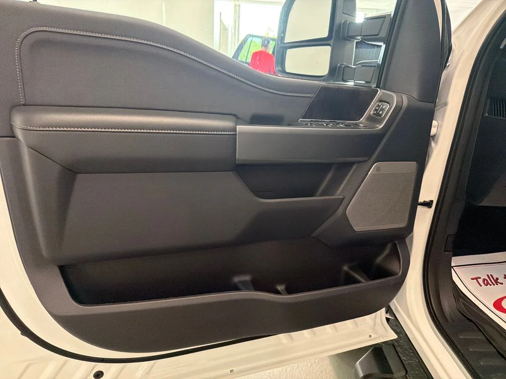 New 2026 Star White Metallic Tri-Coat Ford F-250® Lariat® image 14