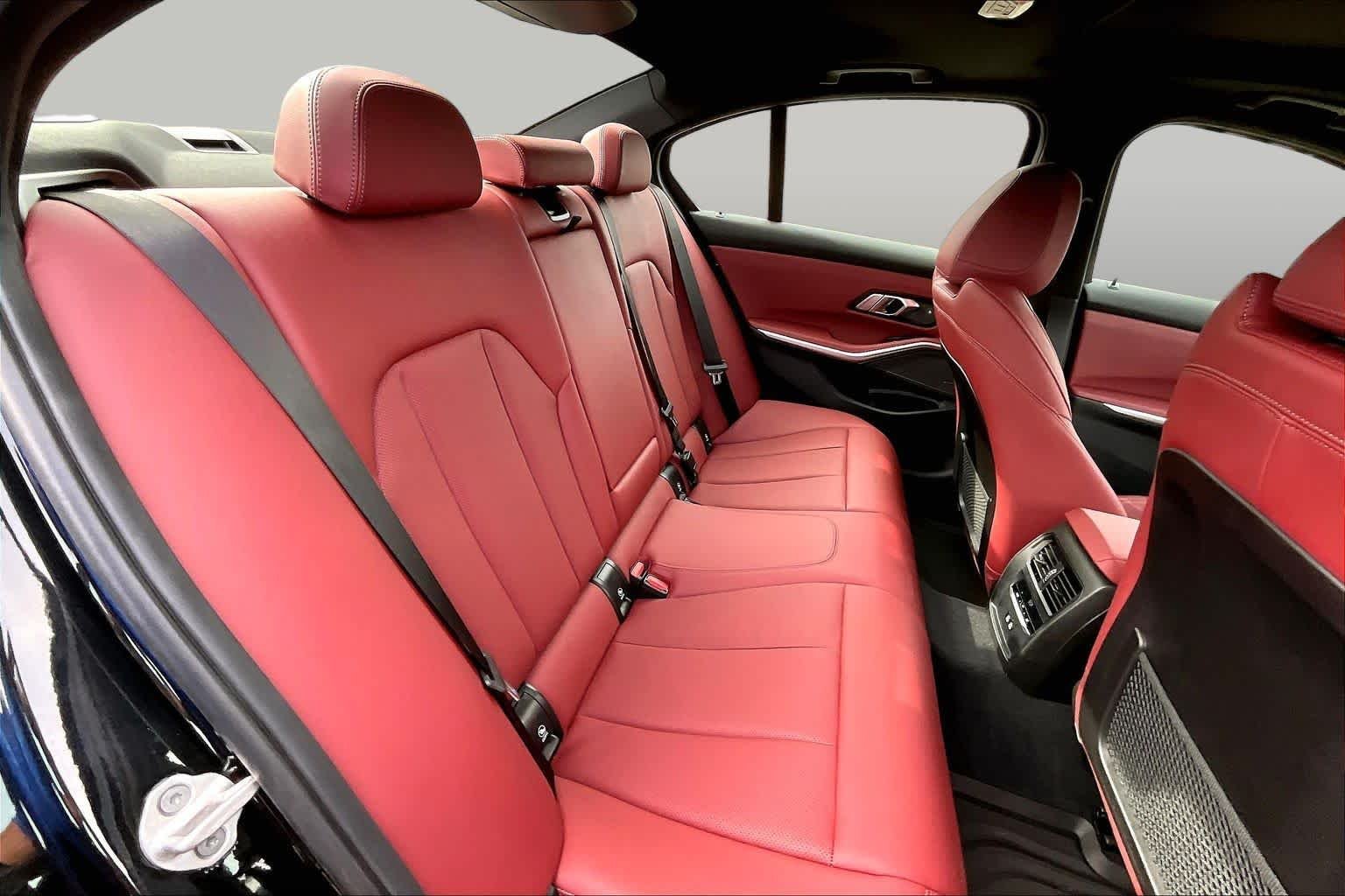 Used 2023 Black Sapphire Metallic BMW M340i image 21