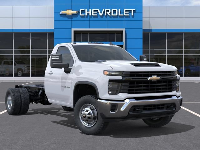 New 2026 Summit White Chevrolet Work Truck image 7
