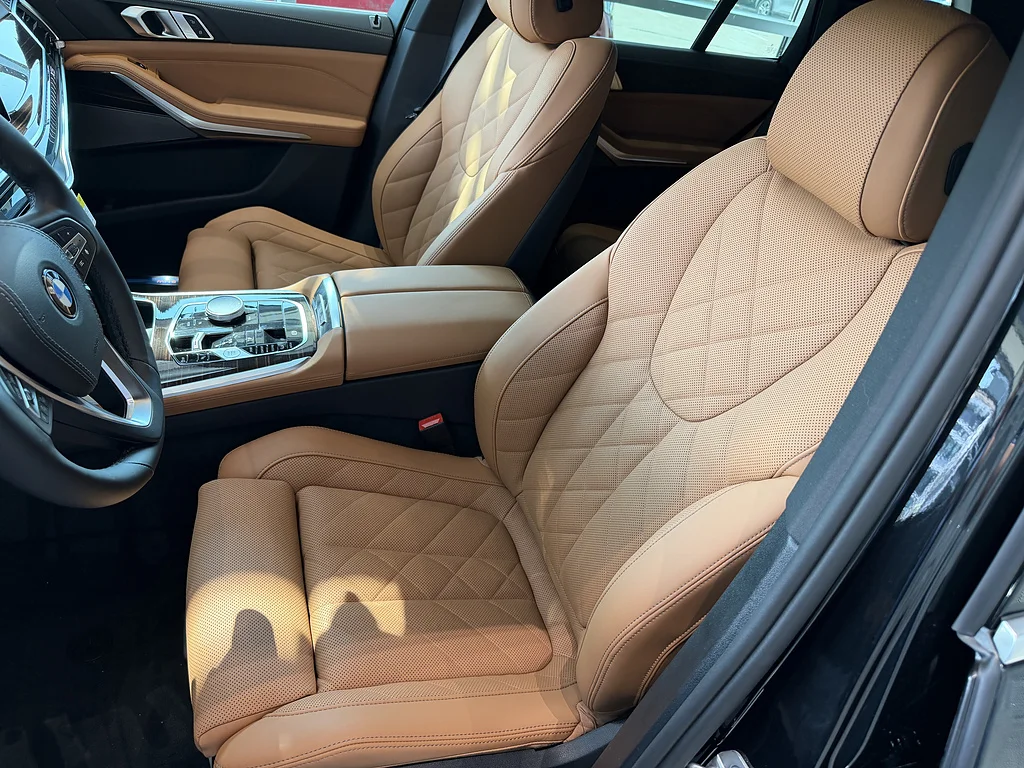 New 2026 Black Sapphire Metallic BMW xDrive40i image 12