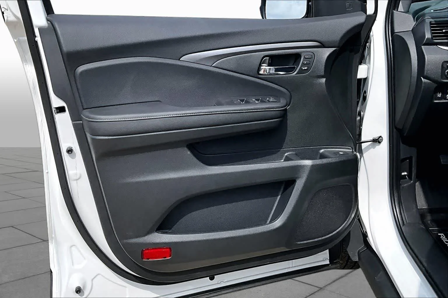 New 2026 Platinum White Pearl Honda RTL image 10