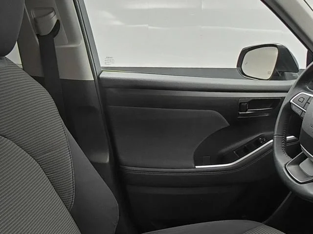 2022 Toyota Highlander LE - Photo 34