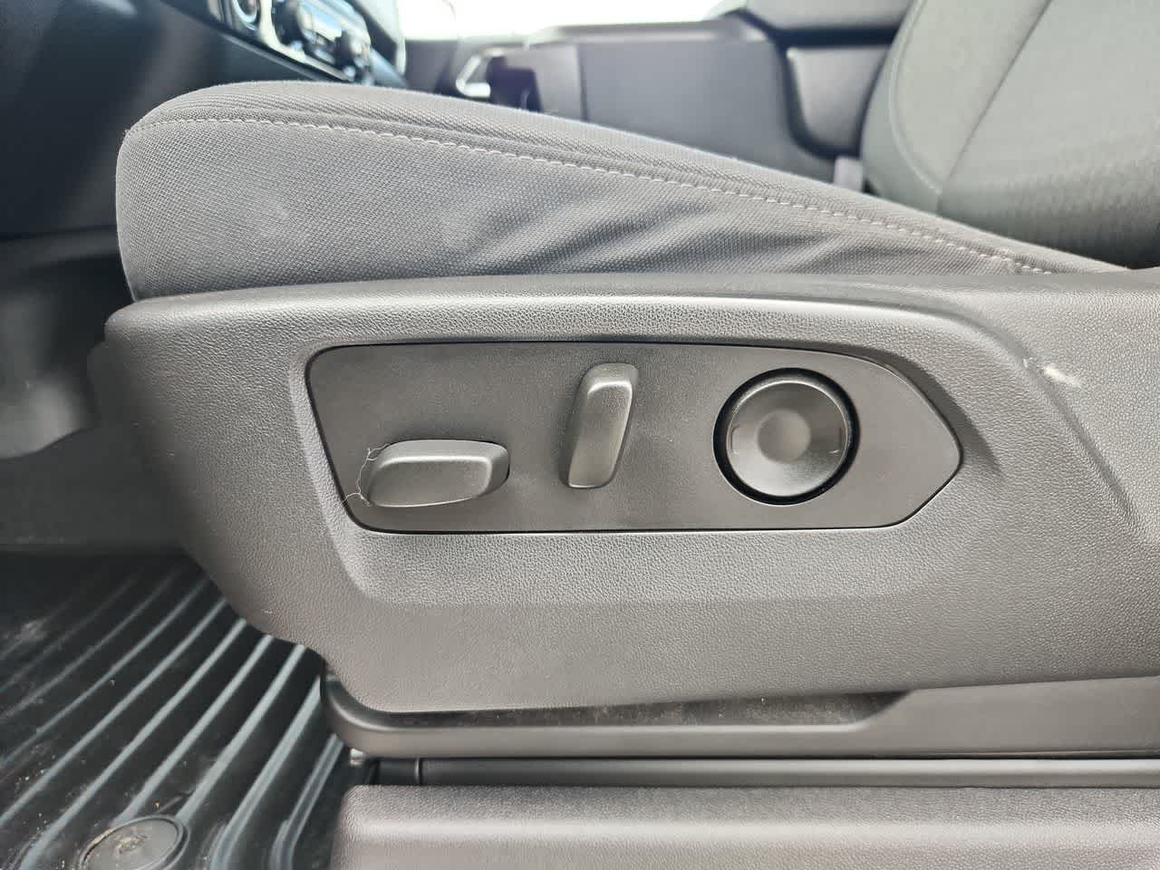 2023 Chevrolet Silverado 1500 LT - Photo 14