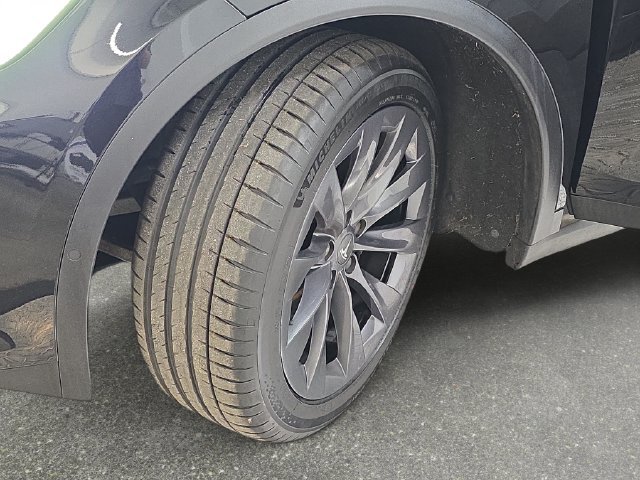 Used 2018 Black Tesla  image 30