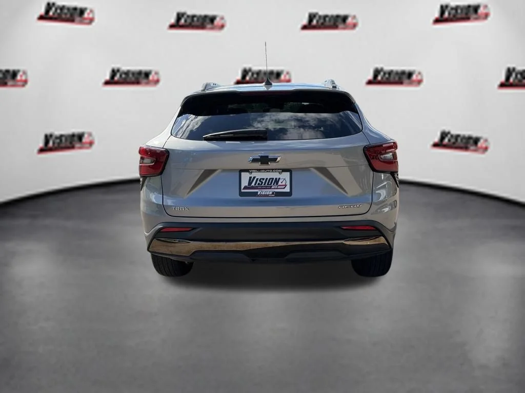 Used 2024 Gray Chevrolet ACTIV image 7