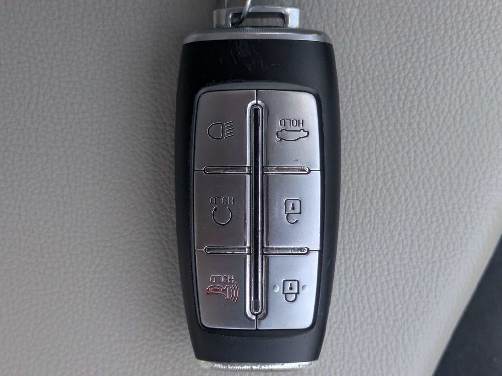 Used 2023 White Genesis 2.0T image 33