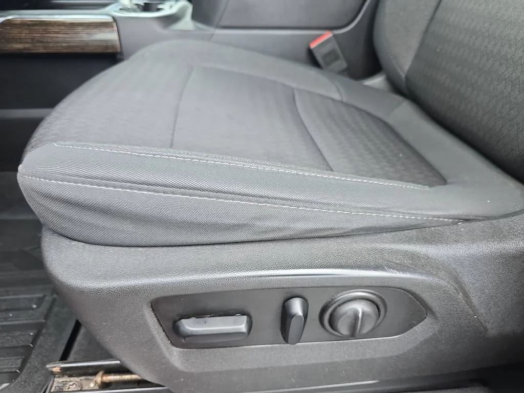 Used 2020 CARDINAL RED GMC Elevation image 30
