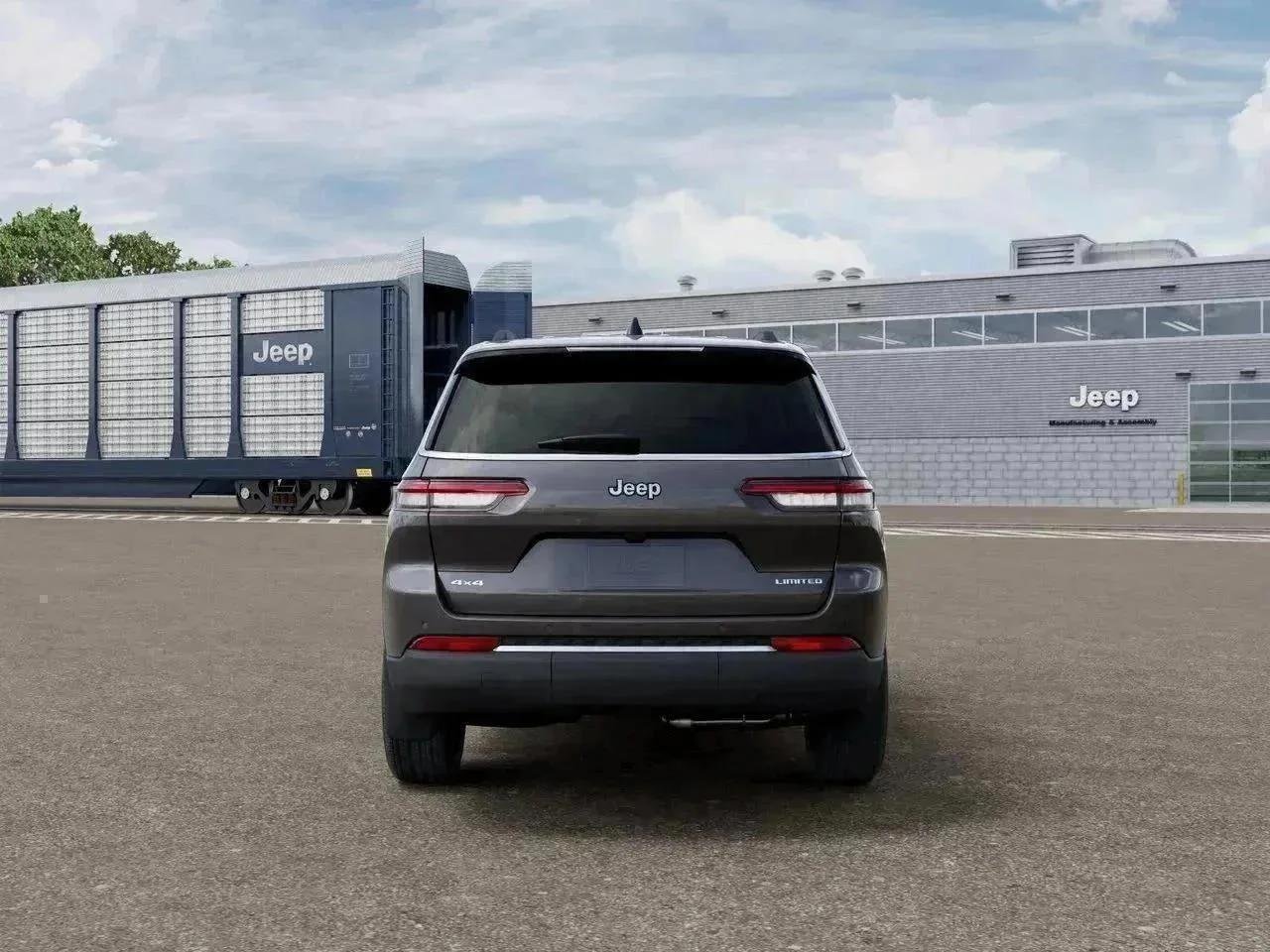 New 2026 Baltic Gray Metallic Clear-Coat Exterior Paint Jeep Limited image 33