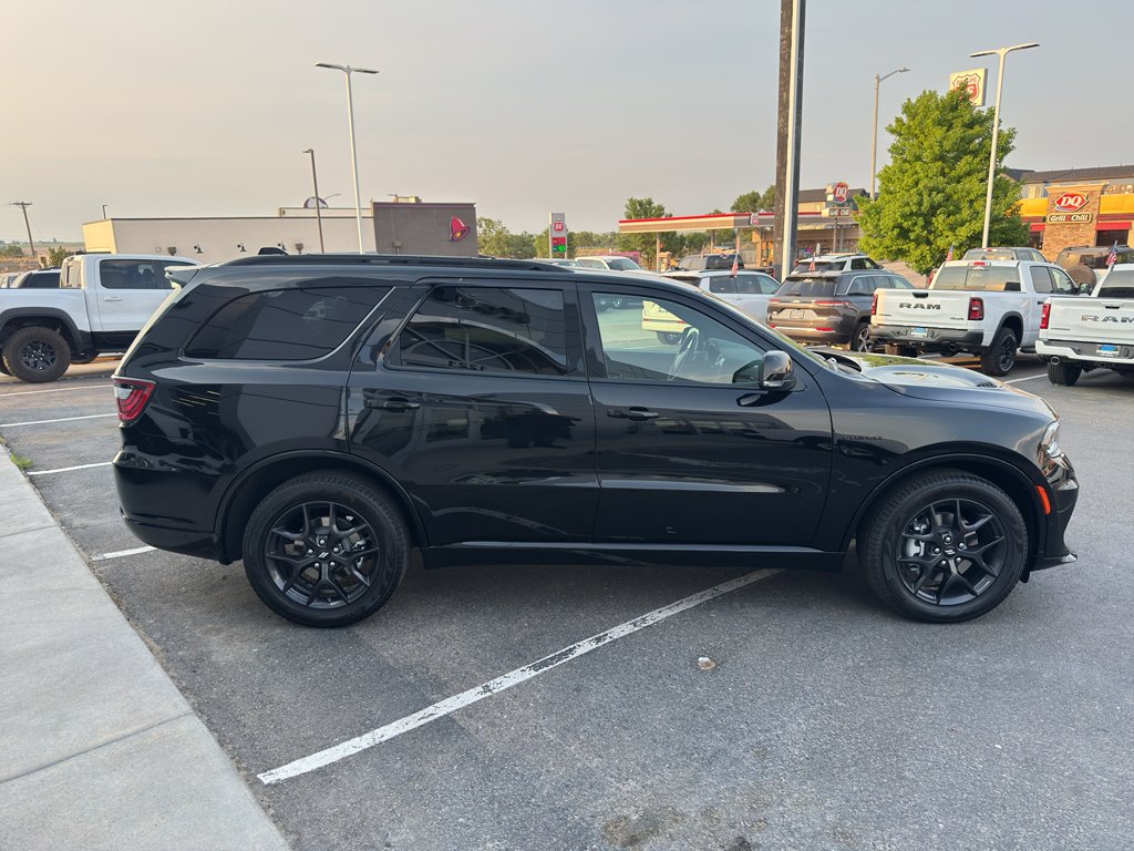 New 2026 Diamond Black Clear-Coat Exterior Paint Dodge R/T image 6