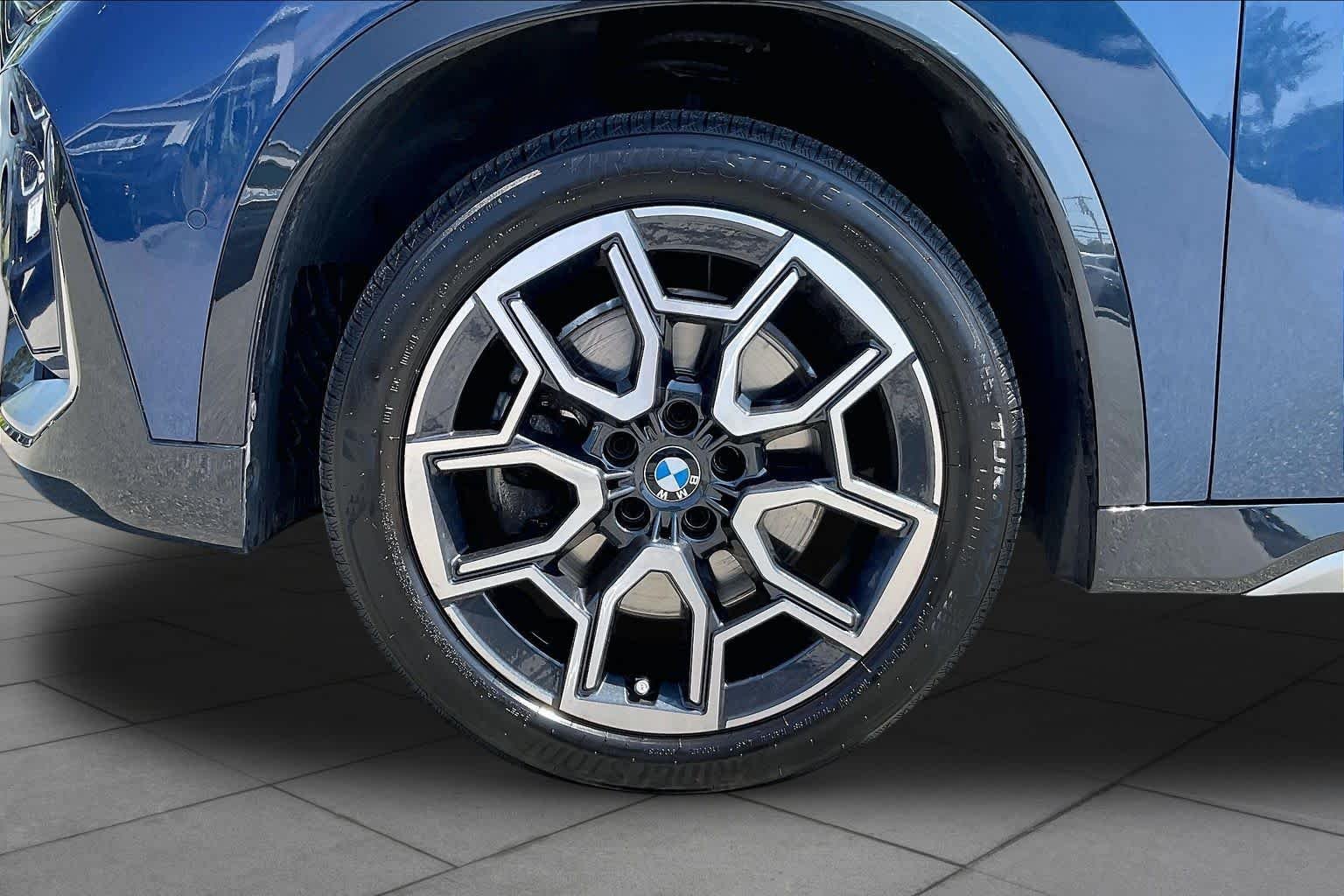 Used 2025 Phytonic Blue Metallic BMW xDrive28i image 10