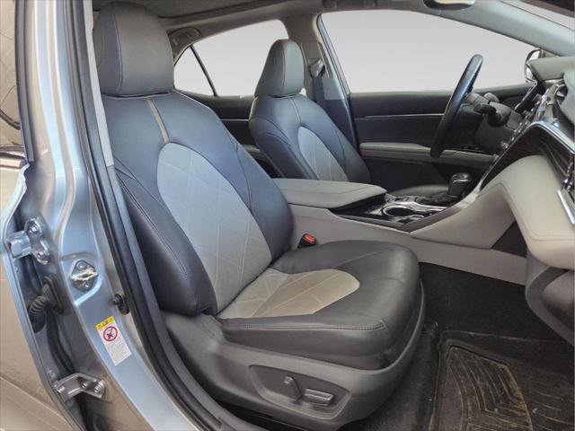 Certified Used 2018 CELESTIAL SILVER Toyota  image 13