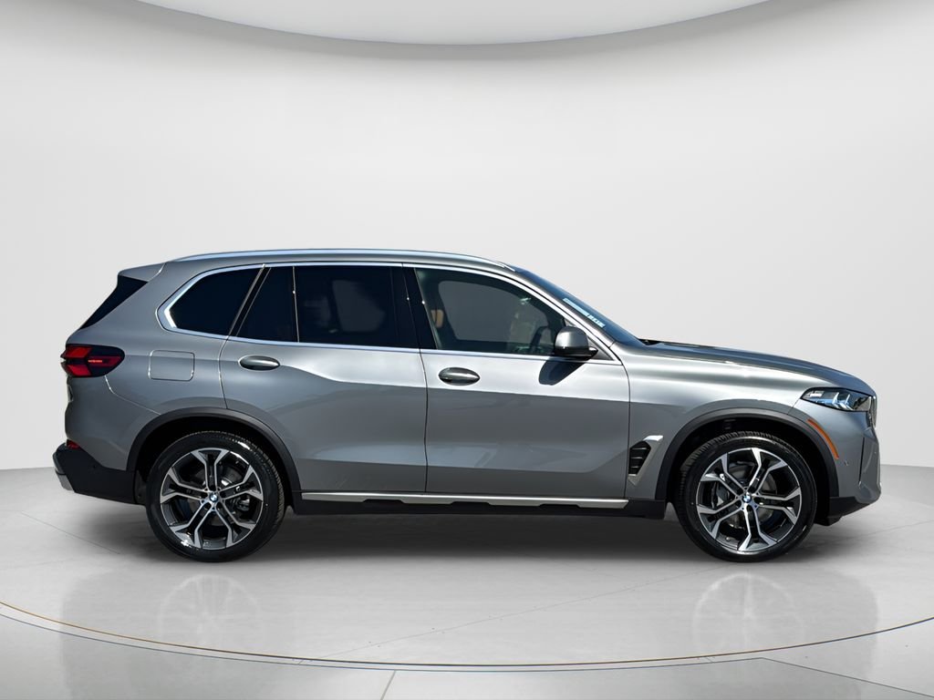 New 2026 Skyscraper Grey Metallic BMW sDrive40i image 25