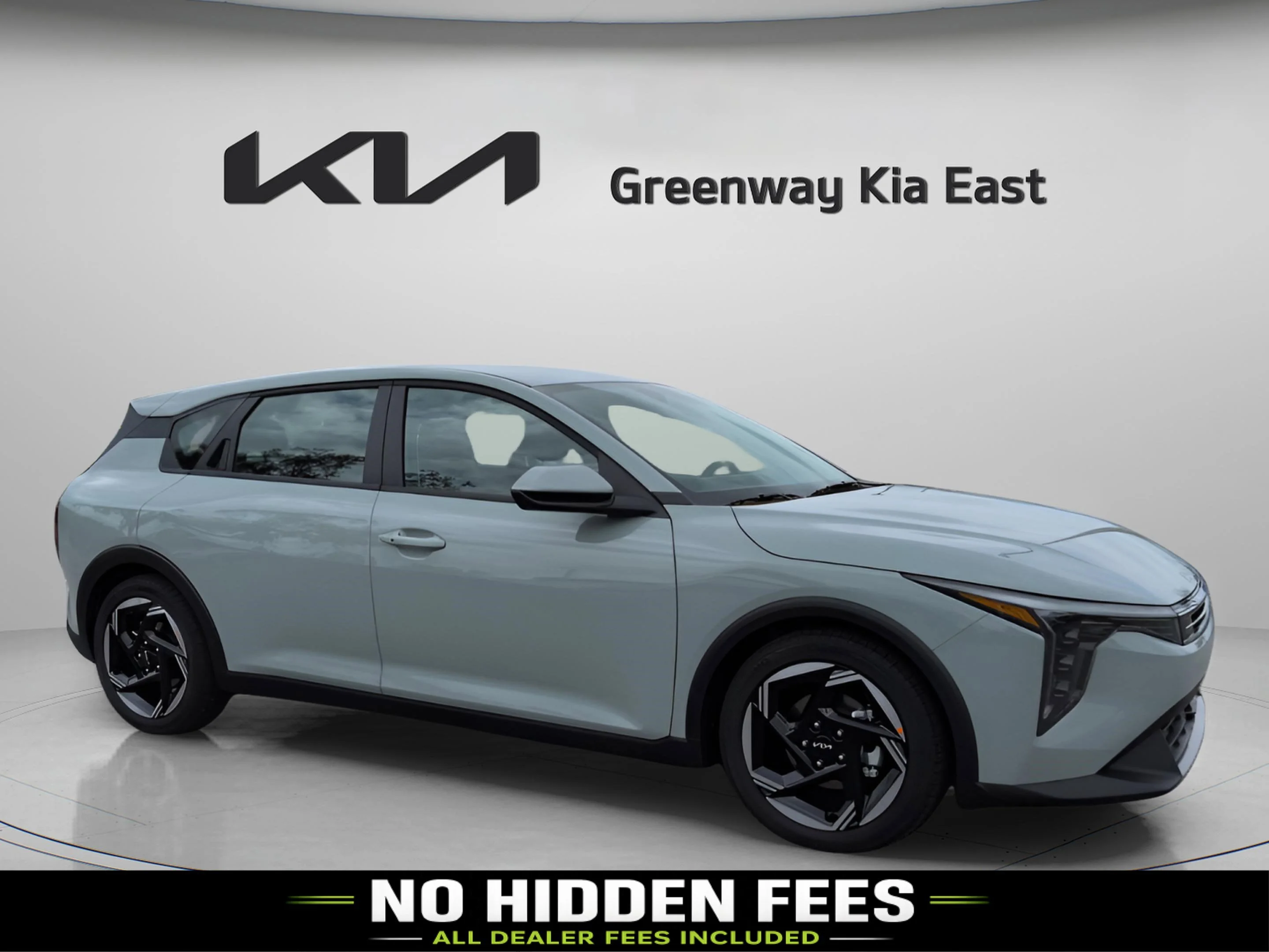 2026 Kia K4 EX AT Hatchback's photo