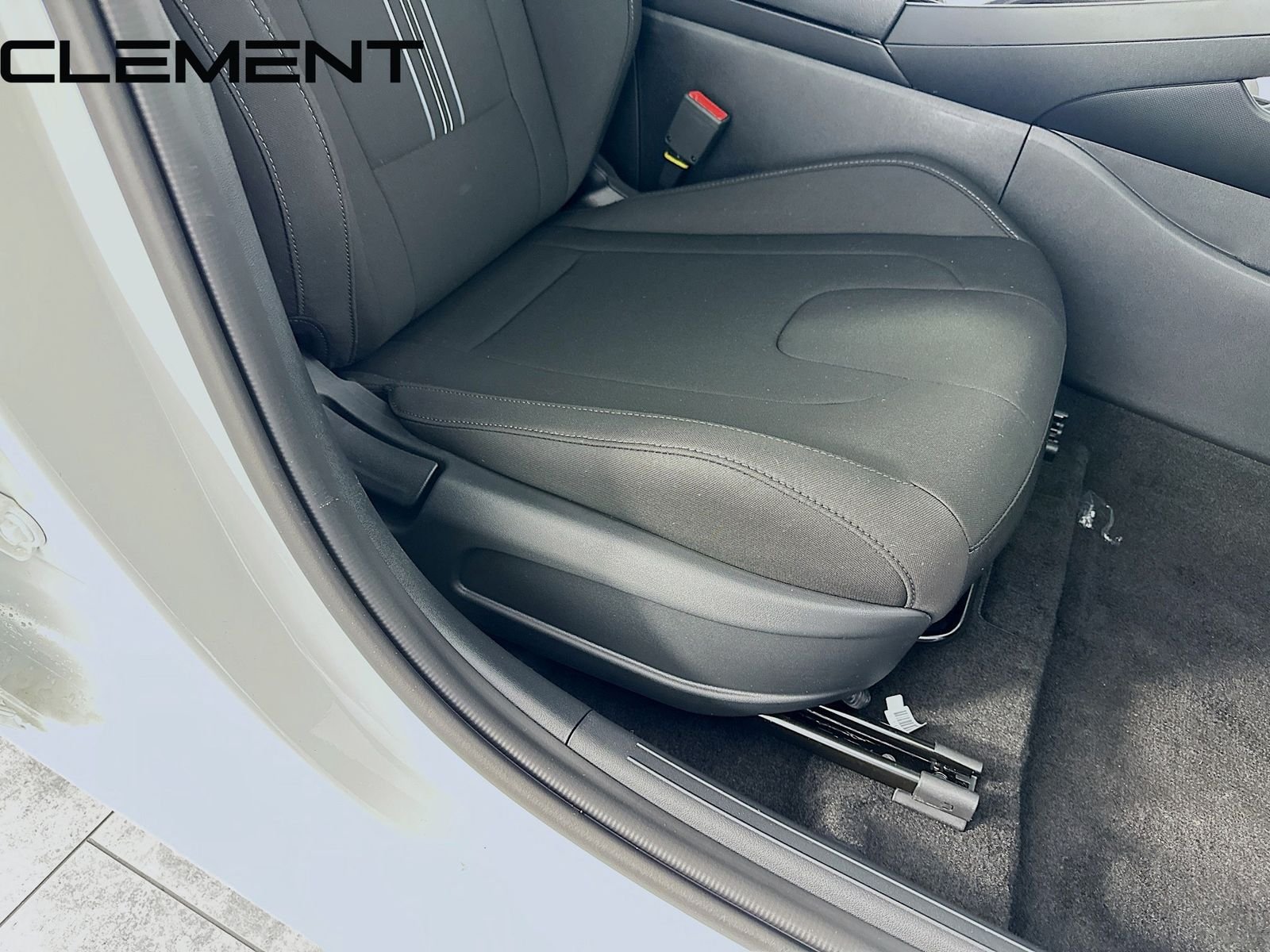 Used 2026 White Hyundai SEL Sport image 32