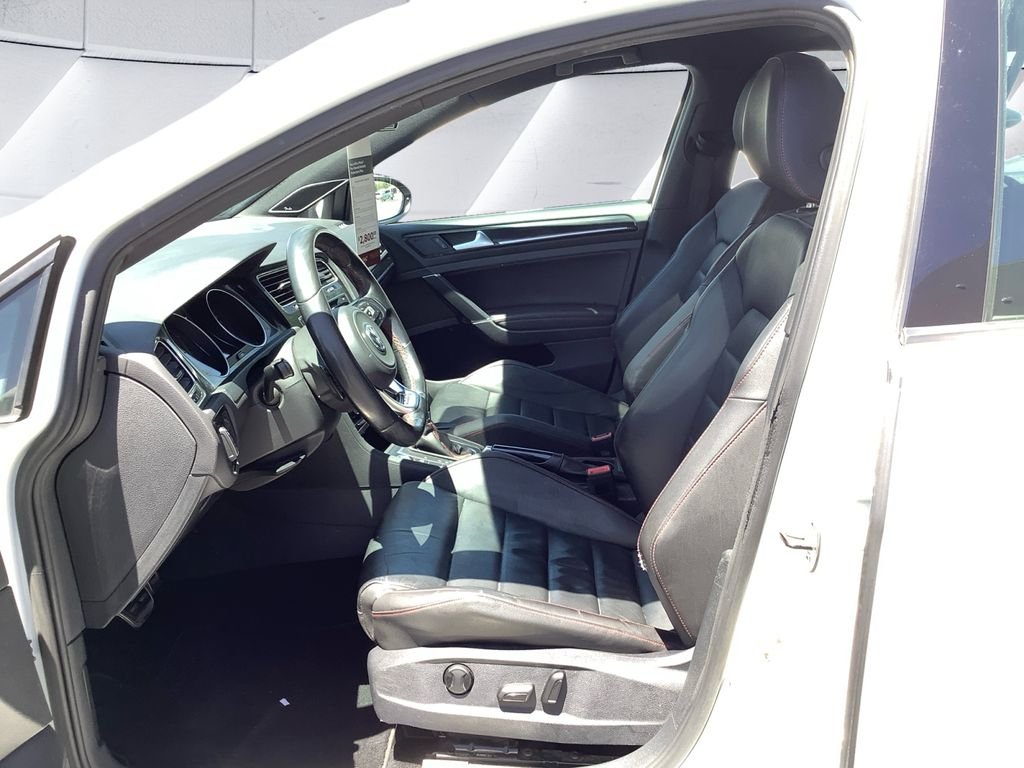 Used 2015 White Volkswagen Autobahn image 7