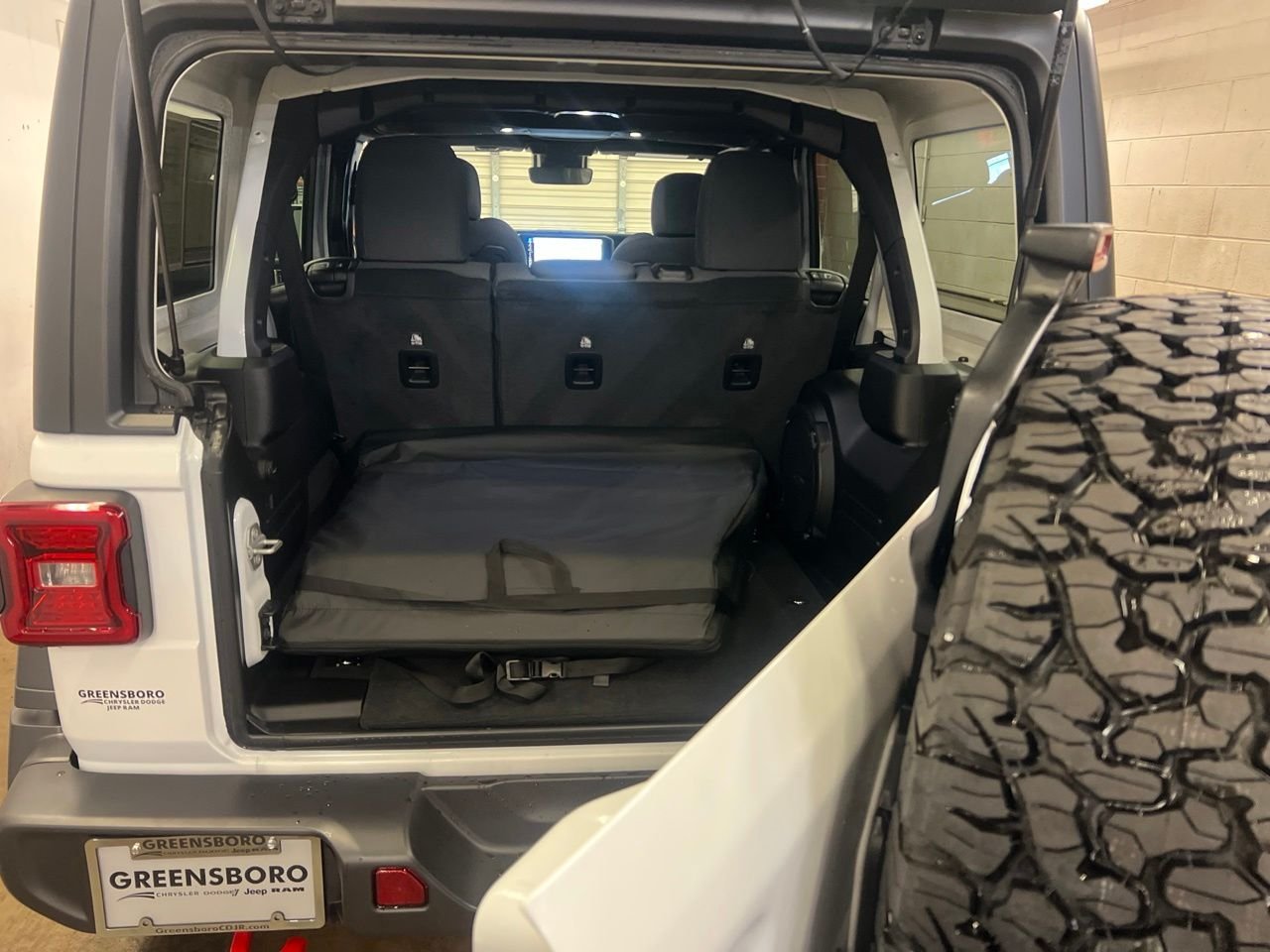 Used 2024 White Jeep Rubicon image 35