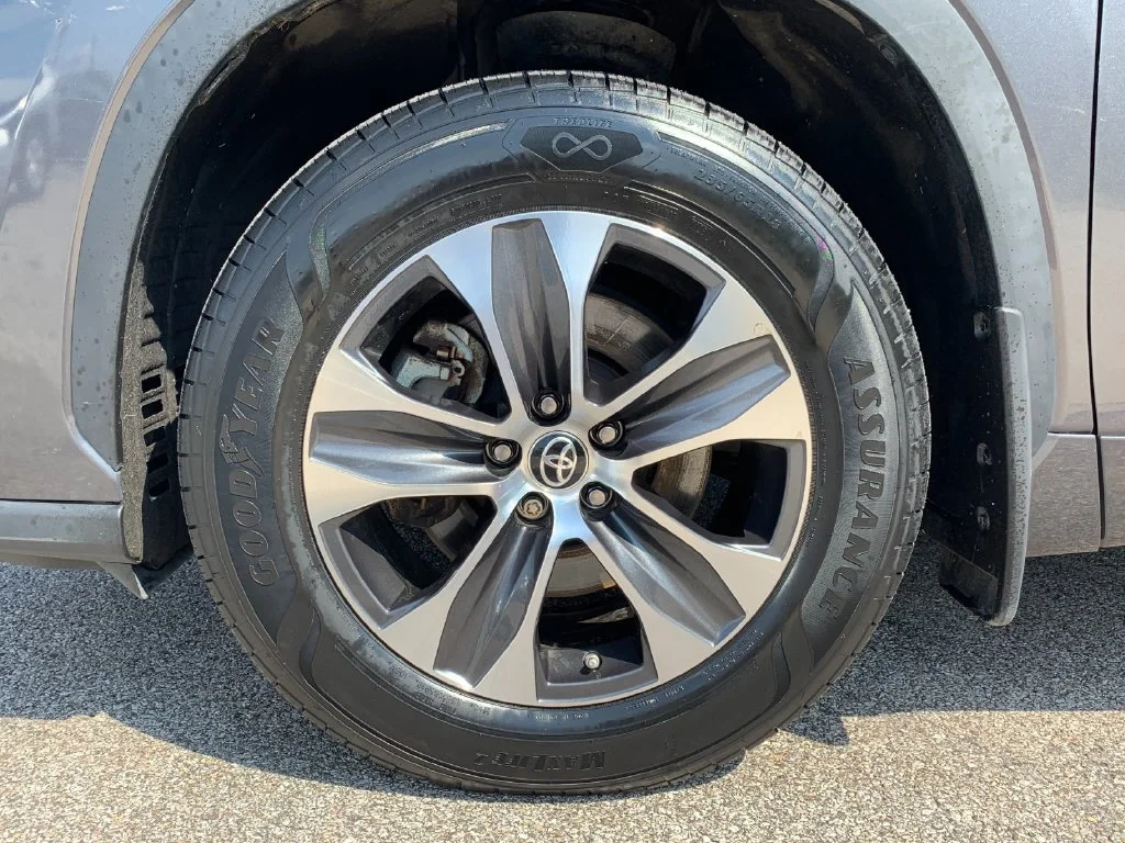 Used 2022 Gray Toyota XLE image 33