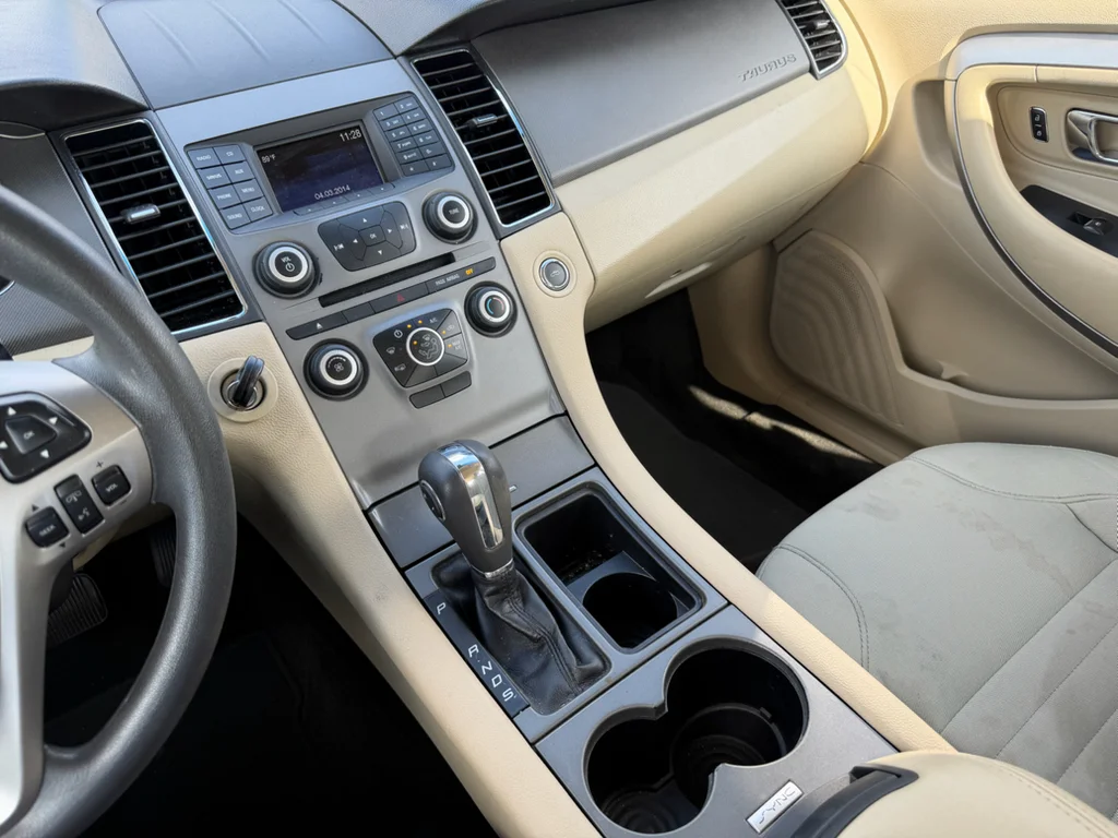 Used 2016 Oxford White Ford SE image 15