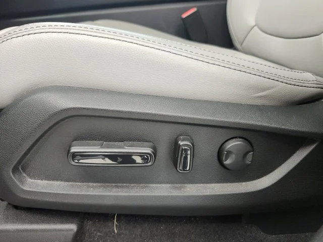 Used 2025  Honda EX-L image 14