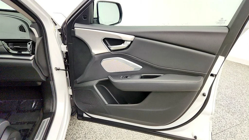 Used 2024 Platinum White Pearl Acura SH-AWD w/Technology Package image 27