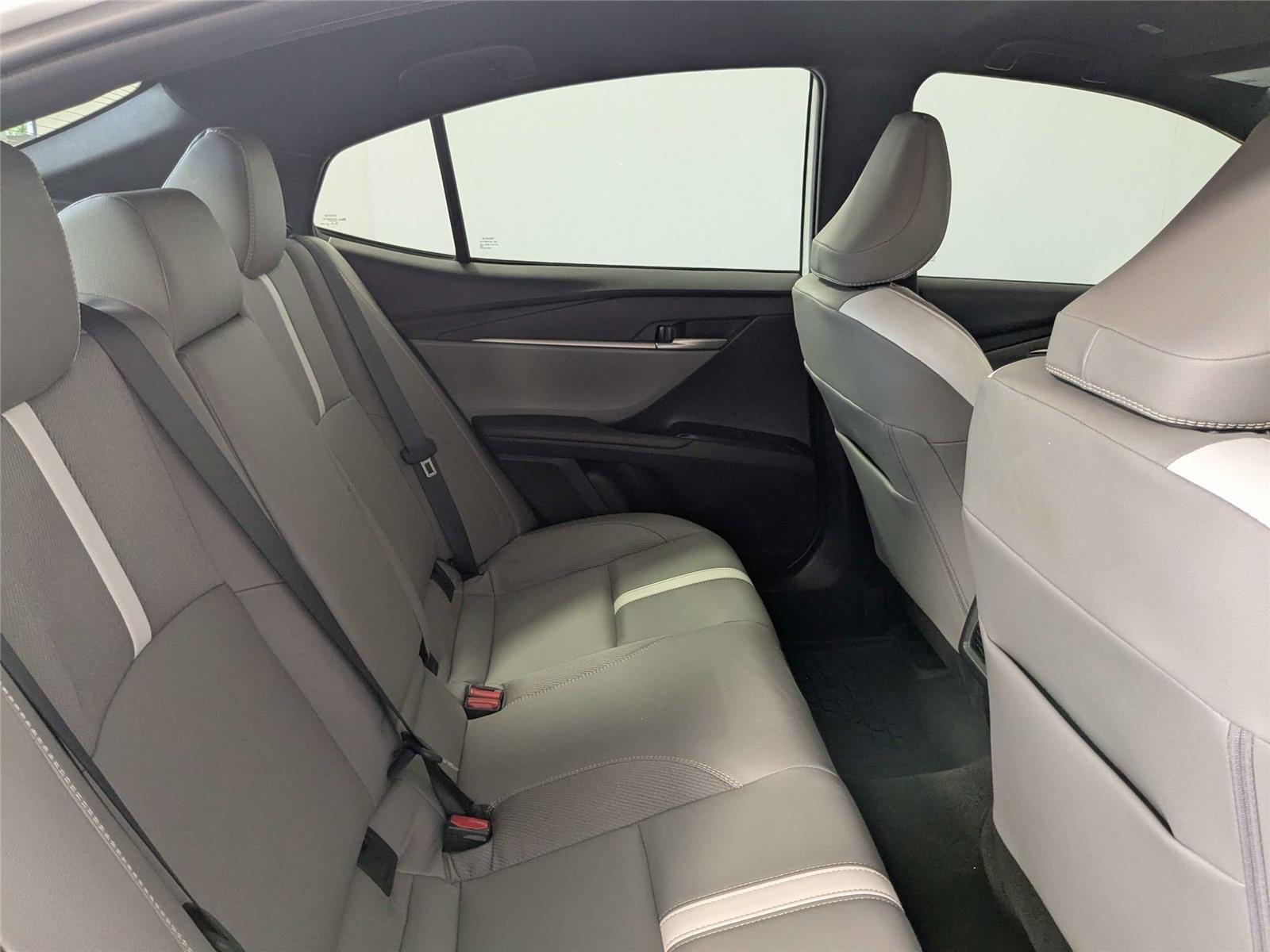 Used 2025 Ice Cap Toyota SE image 28