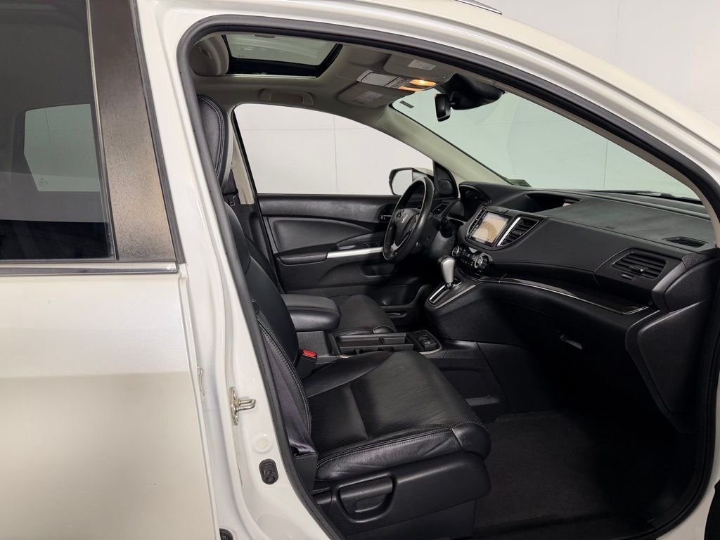 Used 2016 White Honda Touring image 26