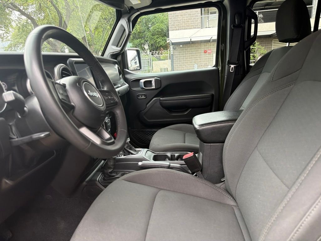Used 2023 Green Jeep Sport S image 15