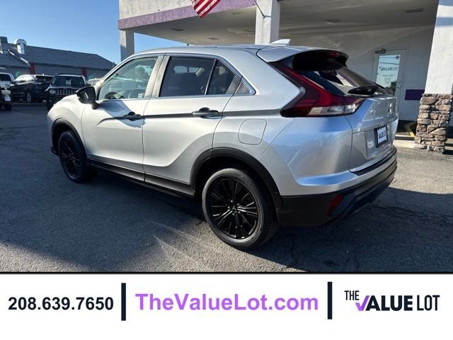 Used 2022  Mitsubishi LE image 6