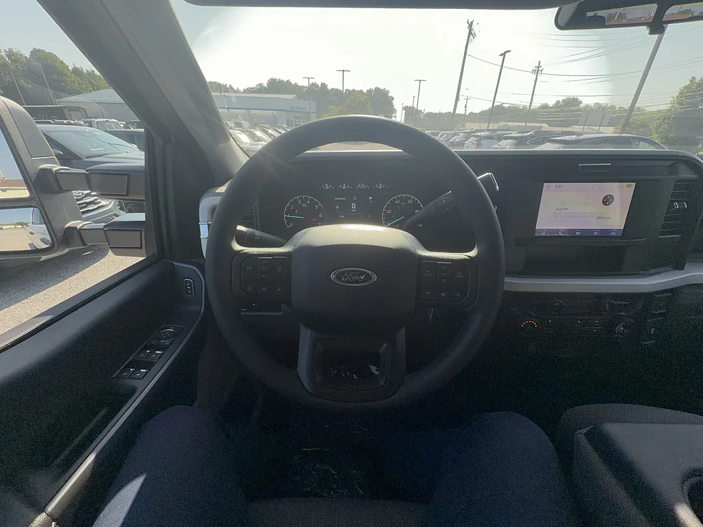 New 2026 Oxford White Ford XL image 14