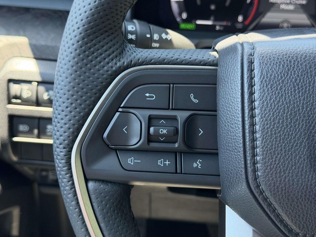 2026 Toyota Tacoma Limited - Photo 8