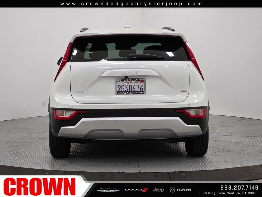 Used 2023 White Kia EX image 6