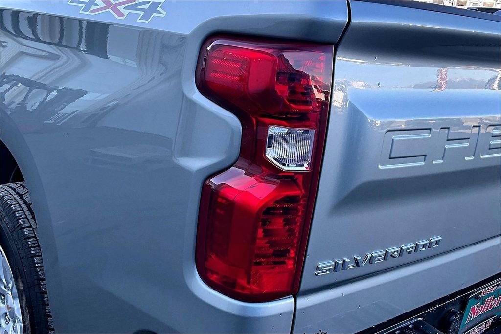 2025 Chevrolet Silverado 1500 LT - Photo 31