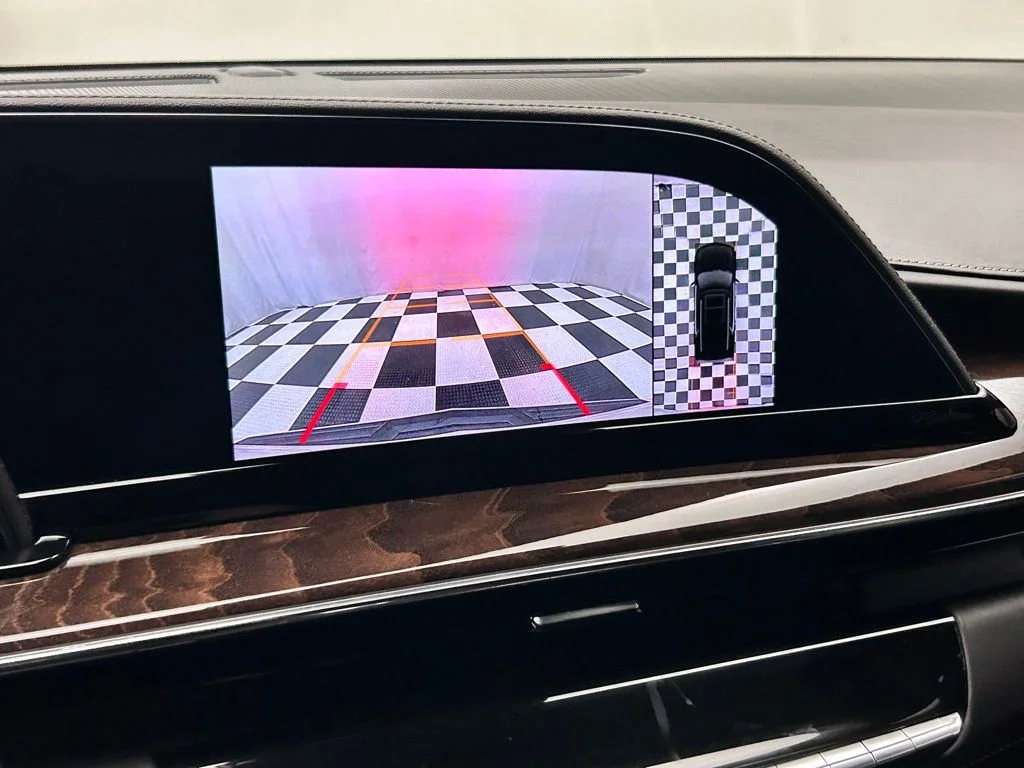 Used 2022 White Cadillac Sport Platinum image 25