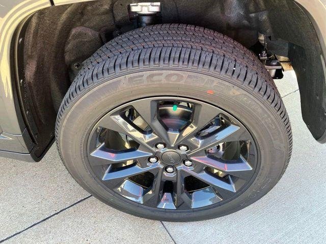 New 2026 Baltic Gray Metallic Clear-Coat Exterior Paint Jeep Limited image 25
