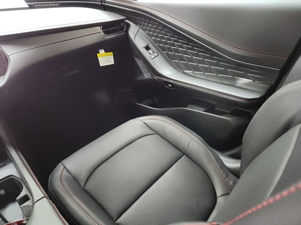 New 2026 White Knuckle Exterior Paint Dodge R/T Plus image 15
