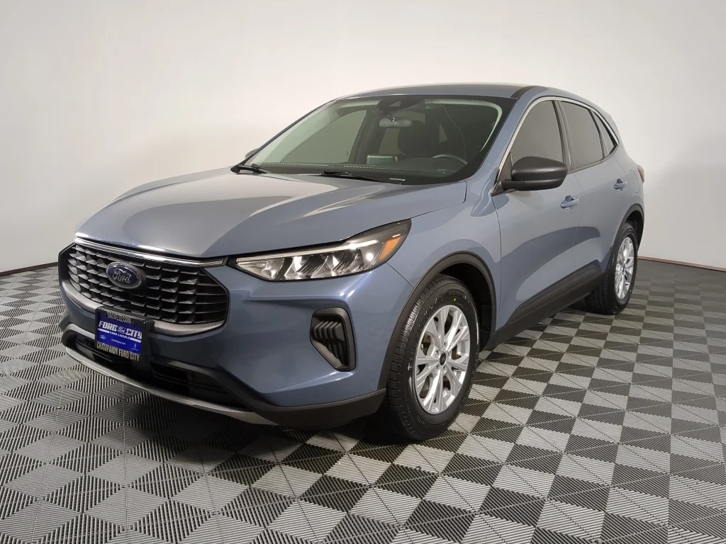 Used 2023 Blue Ford Active image 4
