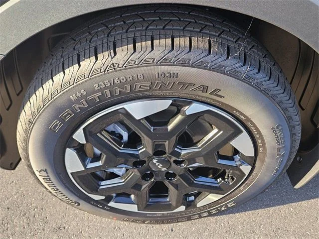 2025 Kia Sorento S - Photo 14