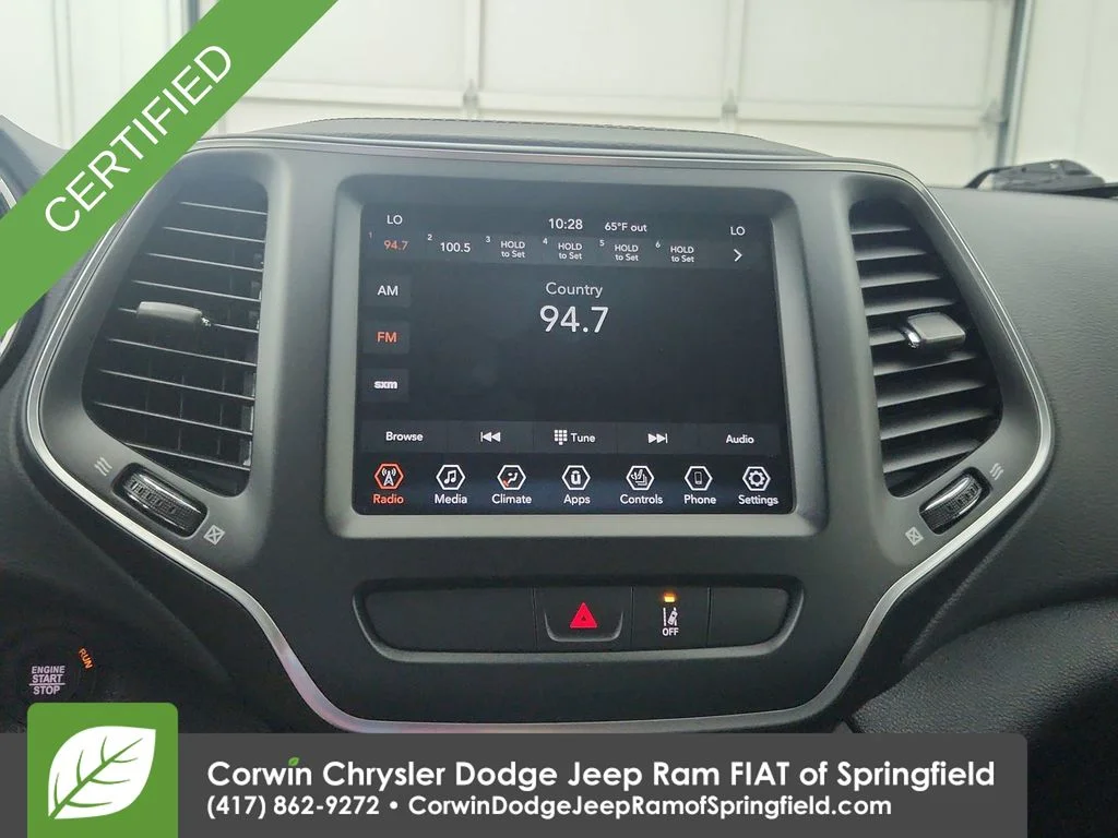 Certified Used 2022 Gray Jeep Latitude Lux image 24