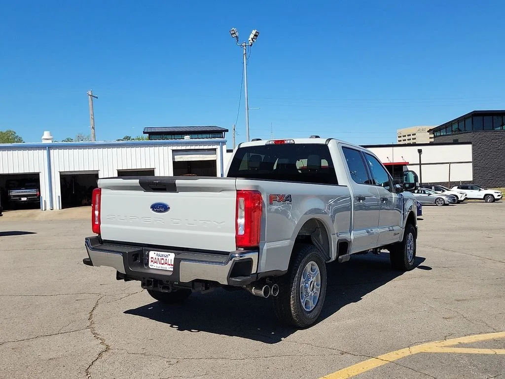 New 2026 Avalanche Ford F-250® XLT image 5